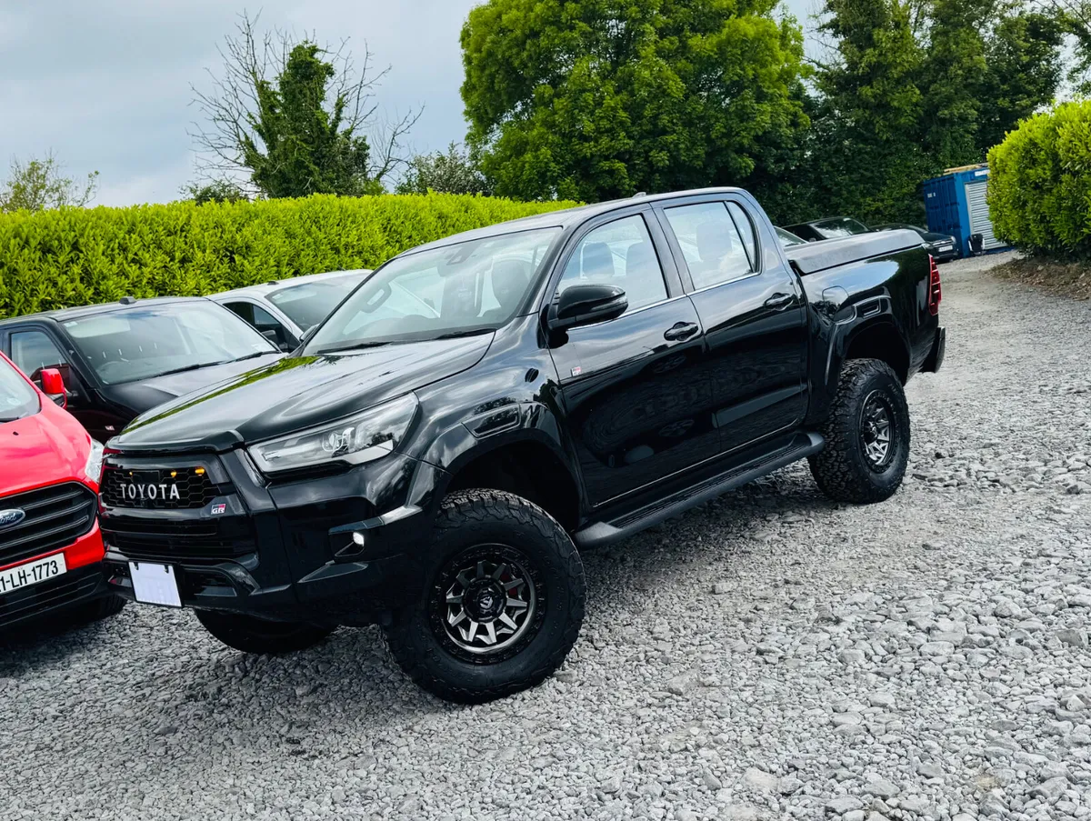 2023 Toyota Hilux GR SPORT AUTOMATIC *LIFT KIT* - Image 2
