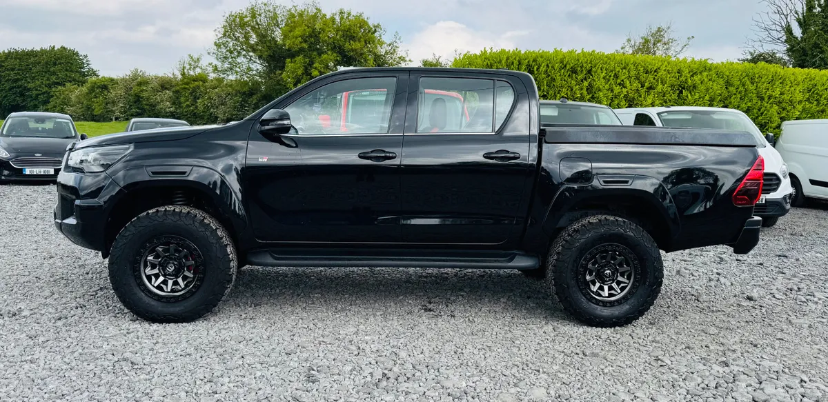 2023 Toyota Hilux GR SPORT AUTOMATIC *LIFT KIT* - Image 4