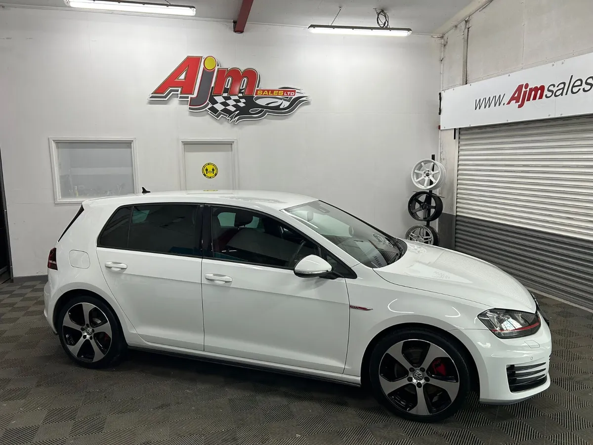 VOLKSWAGEN GOLF GTI DSG AUTO NOV 2014 - Image 2
