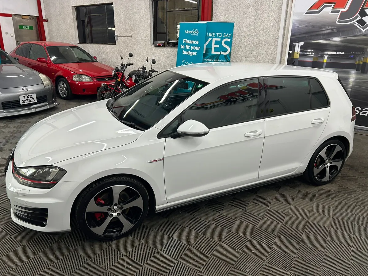 VOLKSWAGEN GOLF GTI DSG AUTO NOV 2014 - Image 3