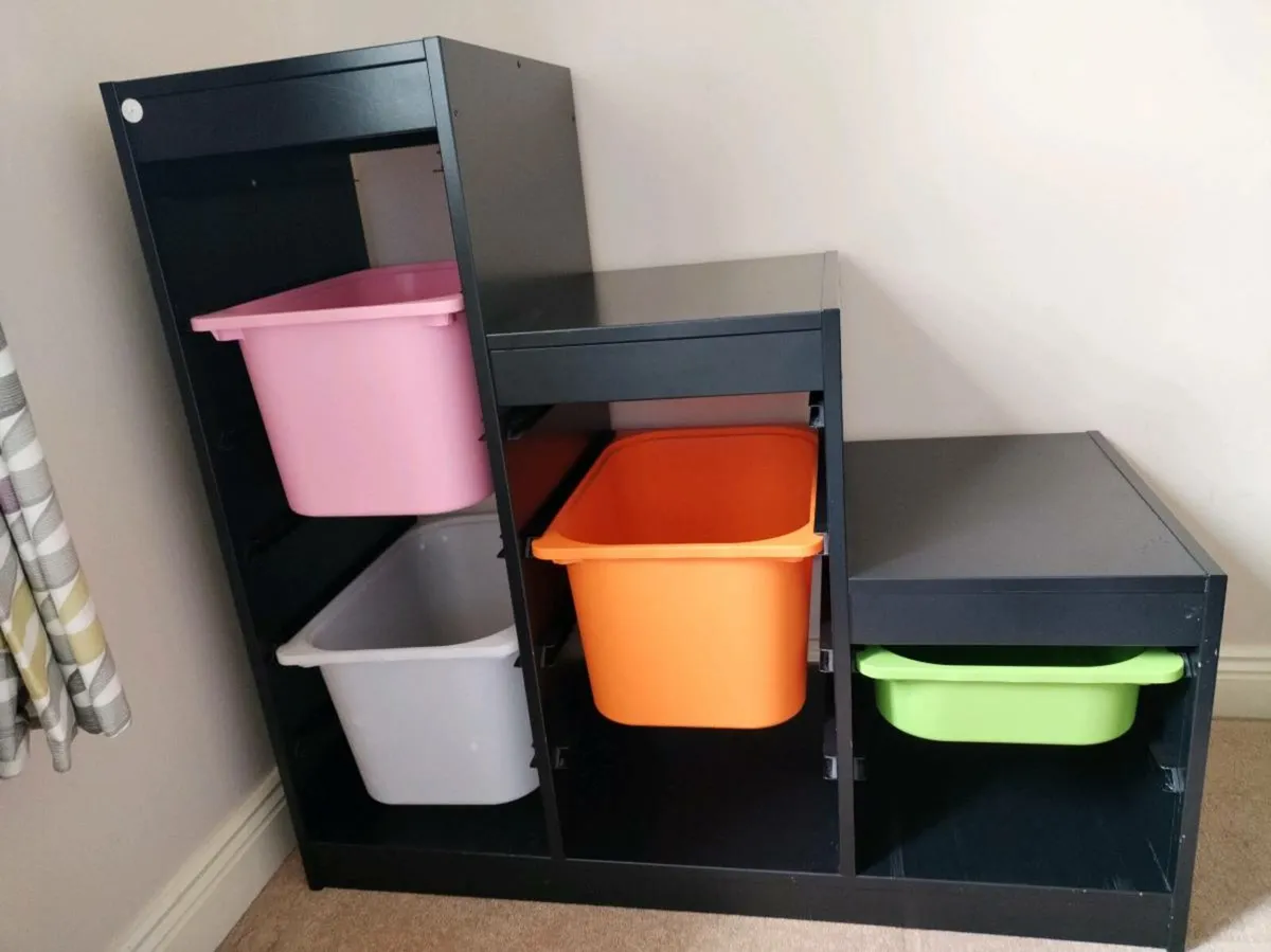 Storage unit with drawers - Image 1