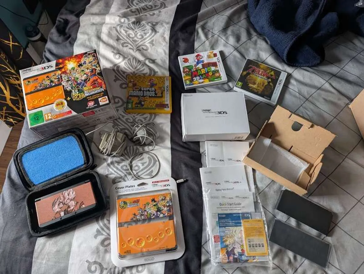 Modded New Nintendo 3DS, With Extras and Physical Games, Nintendo Dragon Ball Special Edition MINT Hundreds of Pre-Installed Games - Image 1