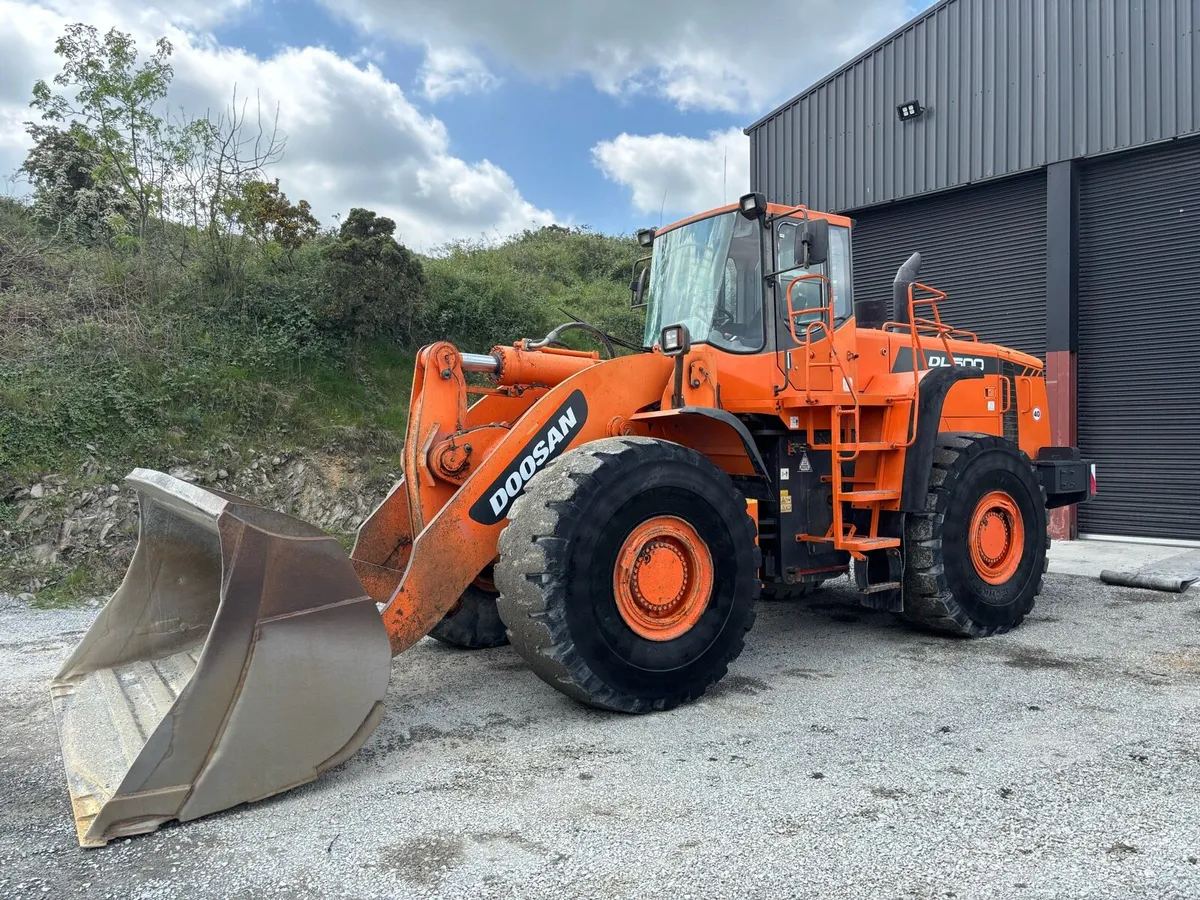 Doosan DL500 Wheel Loader - Image 4