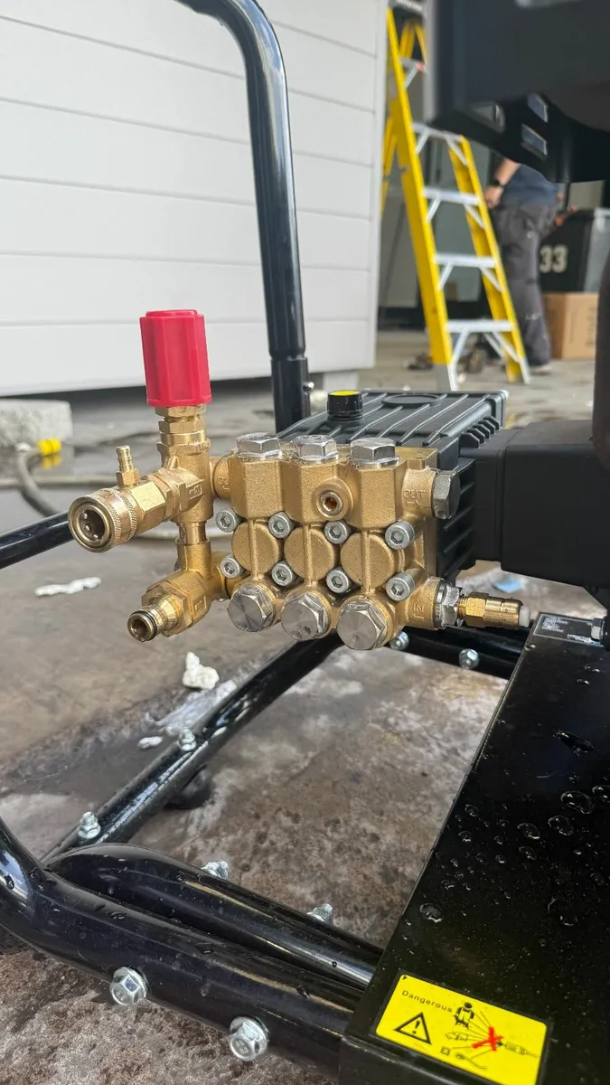 250 BAR 15HP Petrol Pressure Washer Brass Triplex - Image 3