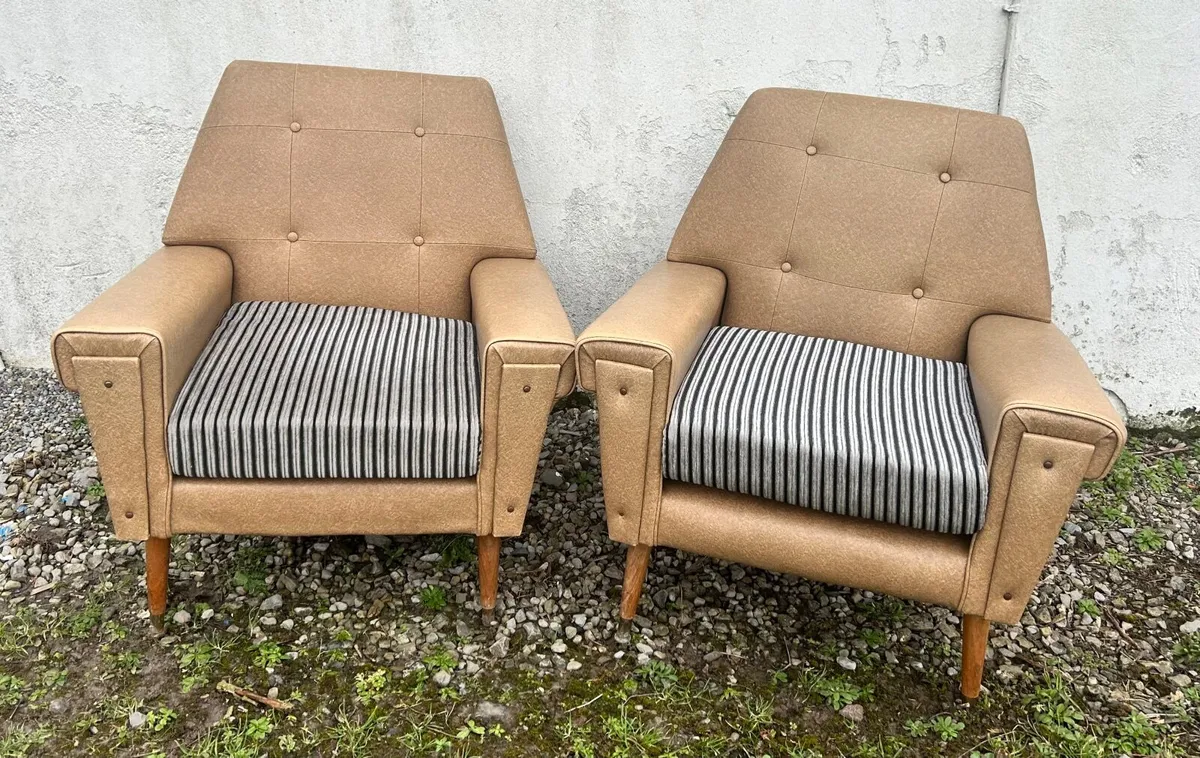 Vintage 1970’s Couch and Armchairs - Image 2