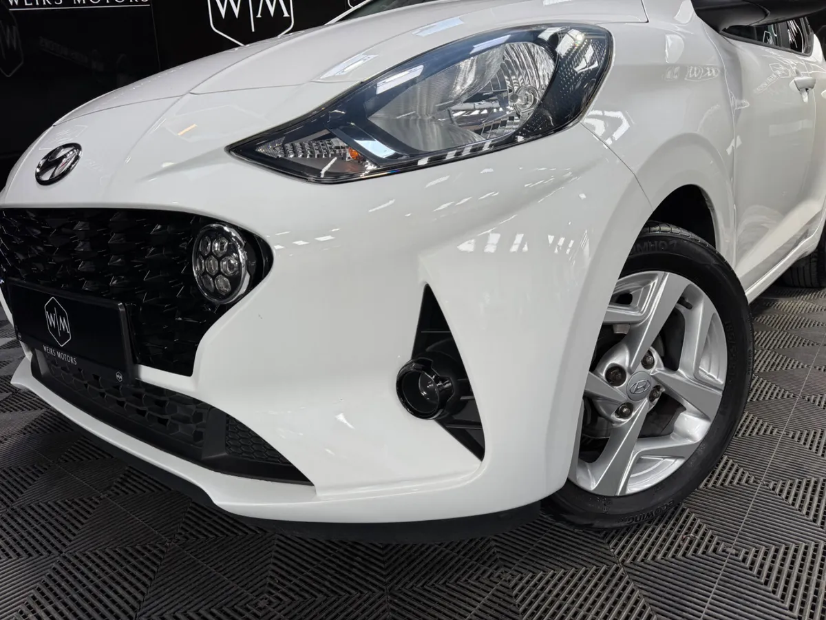 Hyundai i10 Deluxe 1.0 5DR 21,000kms - Image 3