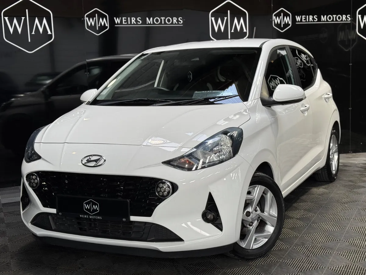 Hyundai i10 Deluxe 1.0 5DR 21,000kms - Image 2