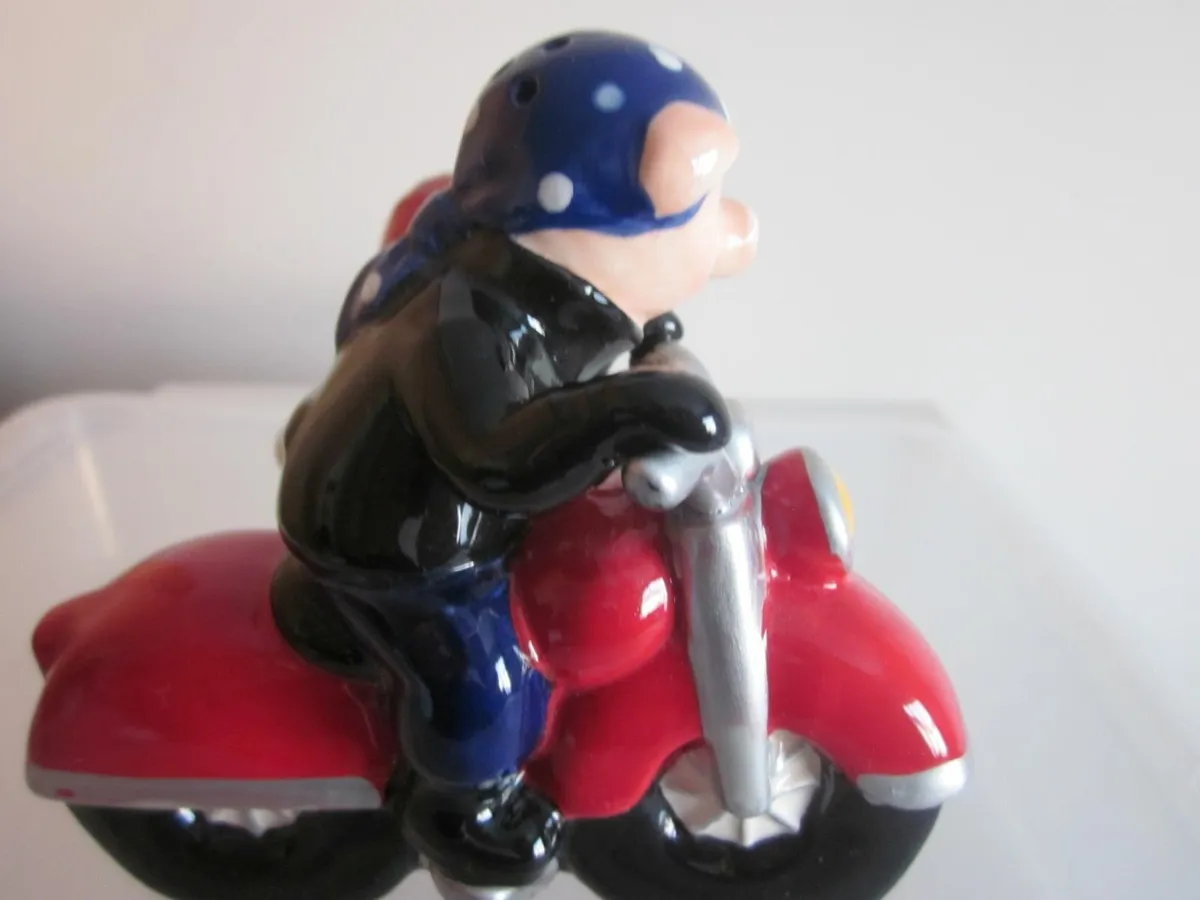 Biker Wild Hogs Couple Salt/Pepper Set - Image 3