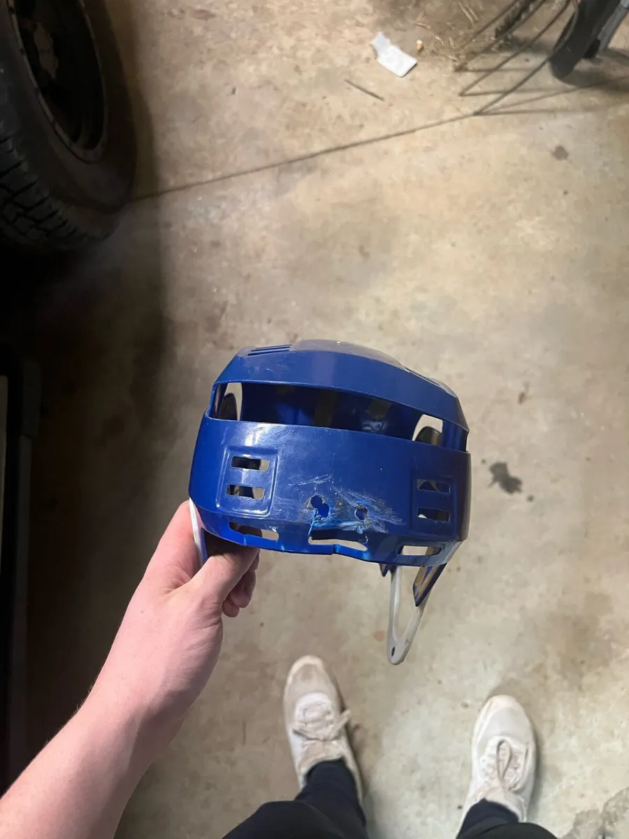 Oldstyle hurling helmet - Image 1