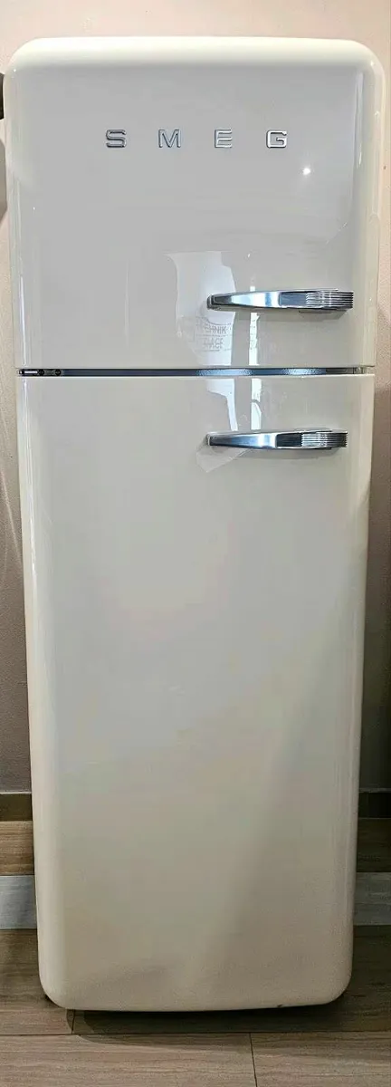 Smeg Fridge Beige Excellent Condition+Accessories - Image 3