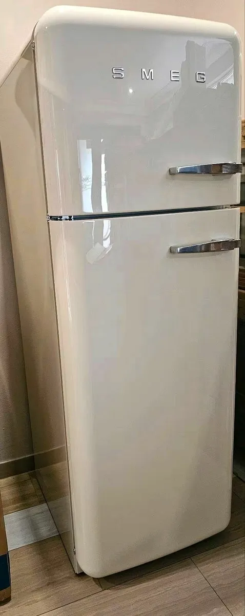 Smeg Fridge Beige Excellent Condition+Accessories - Image 4