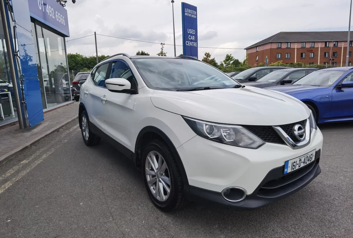 NISSAN QASHQAI 1.2 SV AUTOMATIC **PAN ROOF** - Image 3