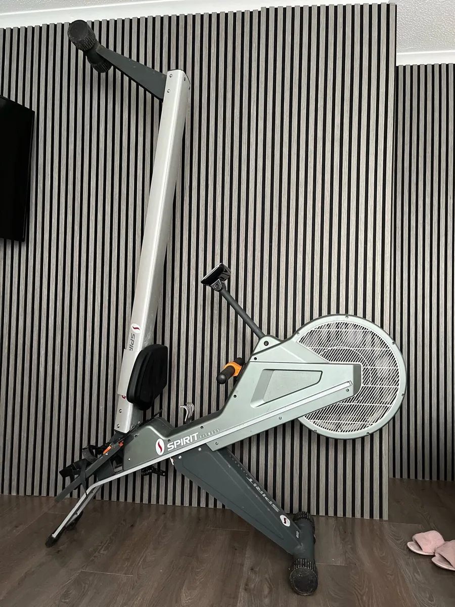 Spirit fitness R800 rowing machine - Image 1