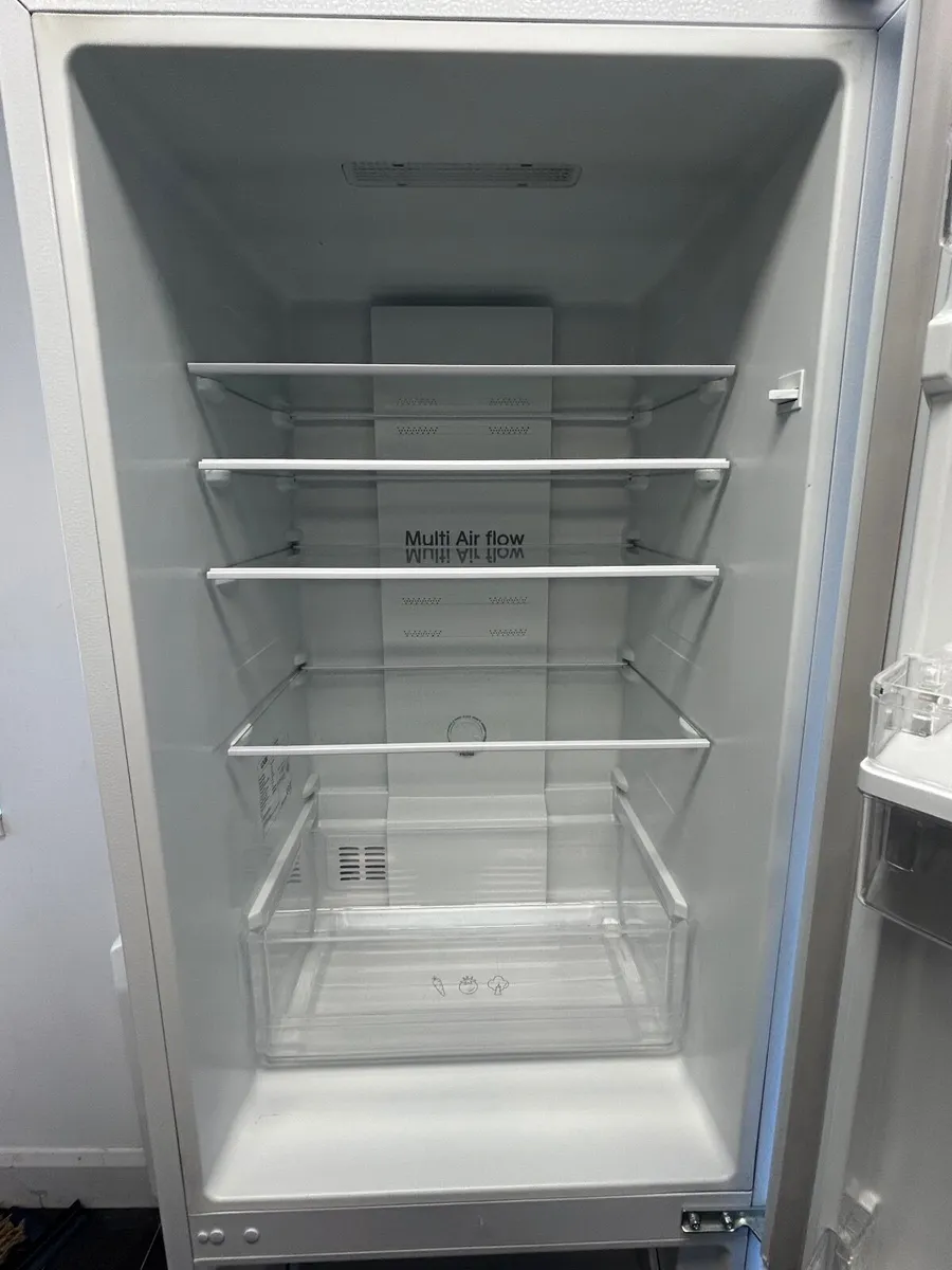 Logik Fridge Freezer with Water Dispenser - Image 4