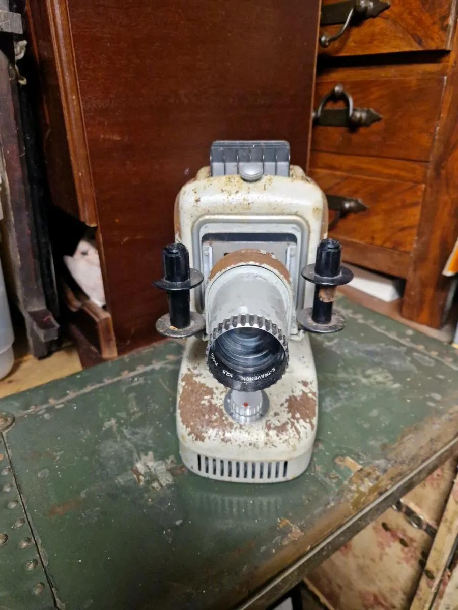 Vintage Noris Projector - Image 2