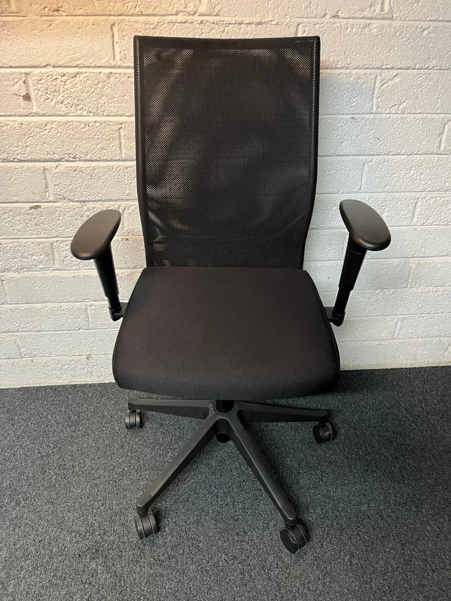 OFFICE FURNITURE: MESH BACK SWIVEL CHAIR - Image 2