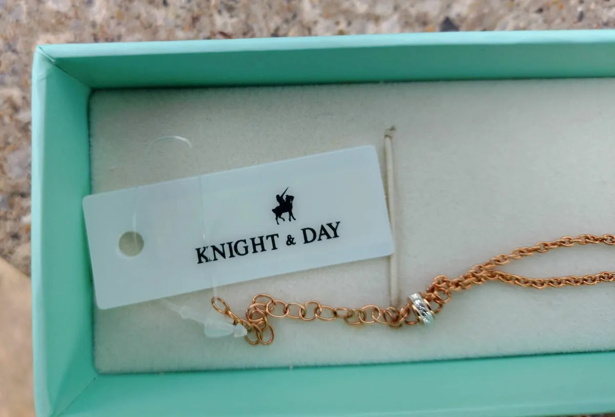 2 TYPES OF COSTUME JEWELLERY (BRAND NEW). - Image 3