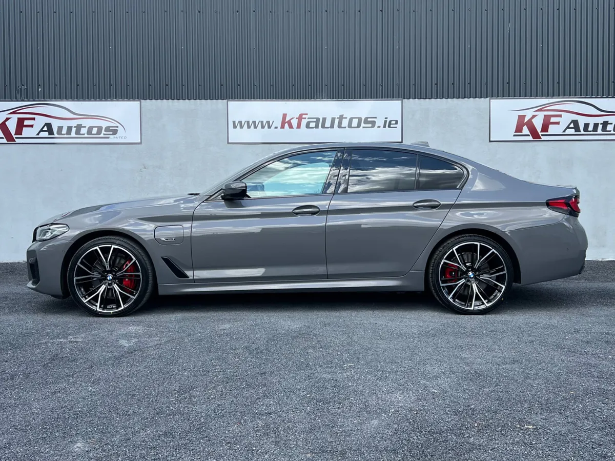 BMW 5-Series 530e xDrive M Sport Pro PHEV Auto - Image 4