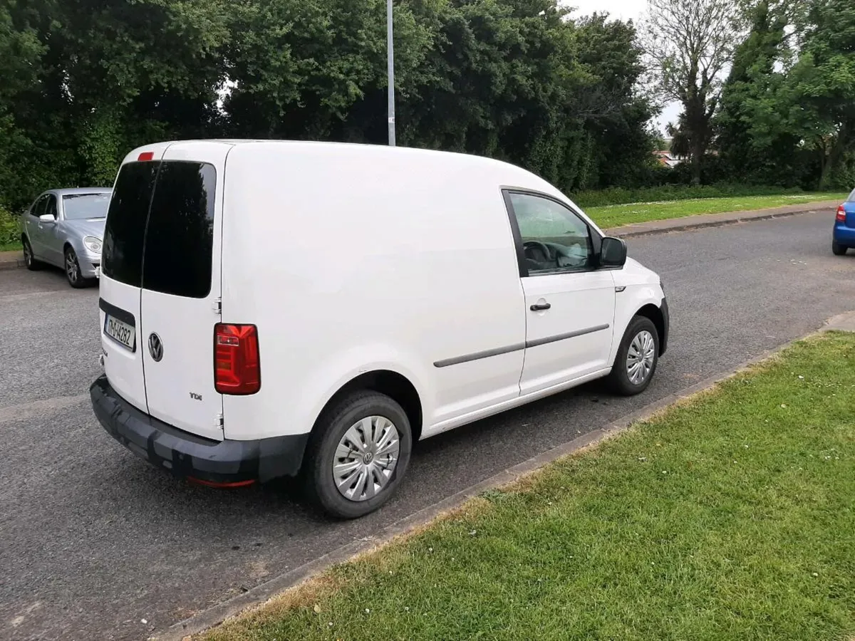 2017 volkswagen caddy 2,0 tdi crvt and tax - Image 3