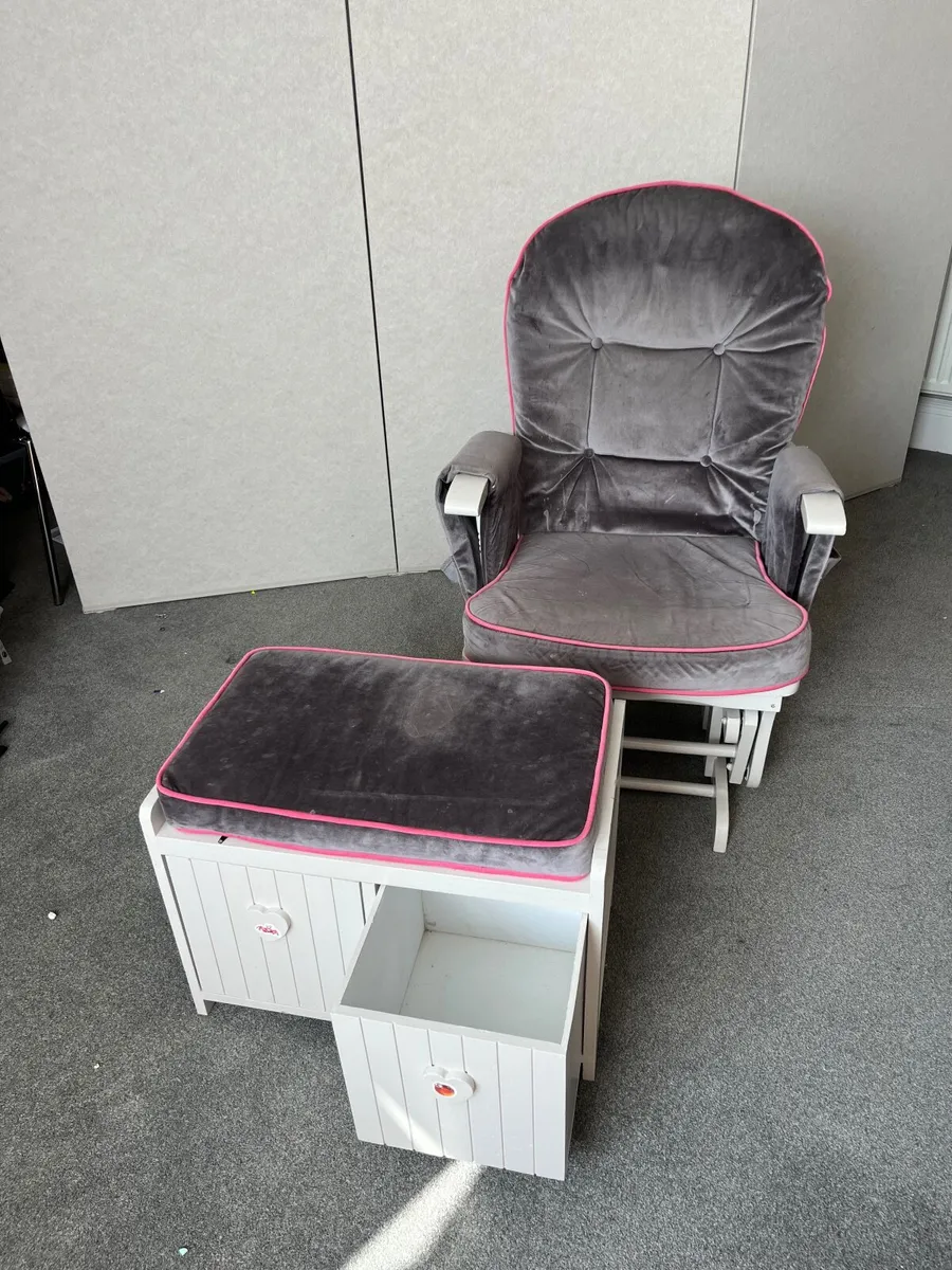 Nursery rocking chair and matching unit - Image 2