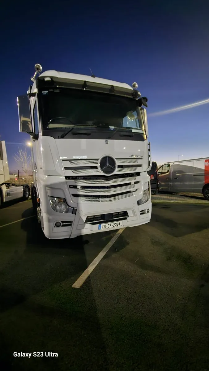 Mercedes-Benz Actros 2017 - Image 2