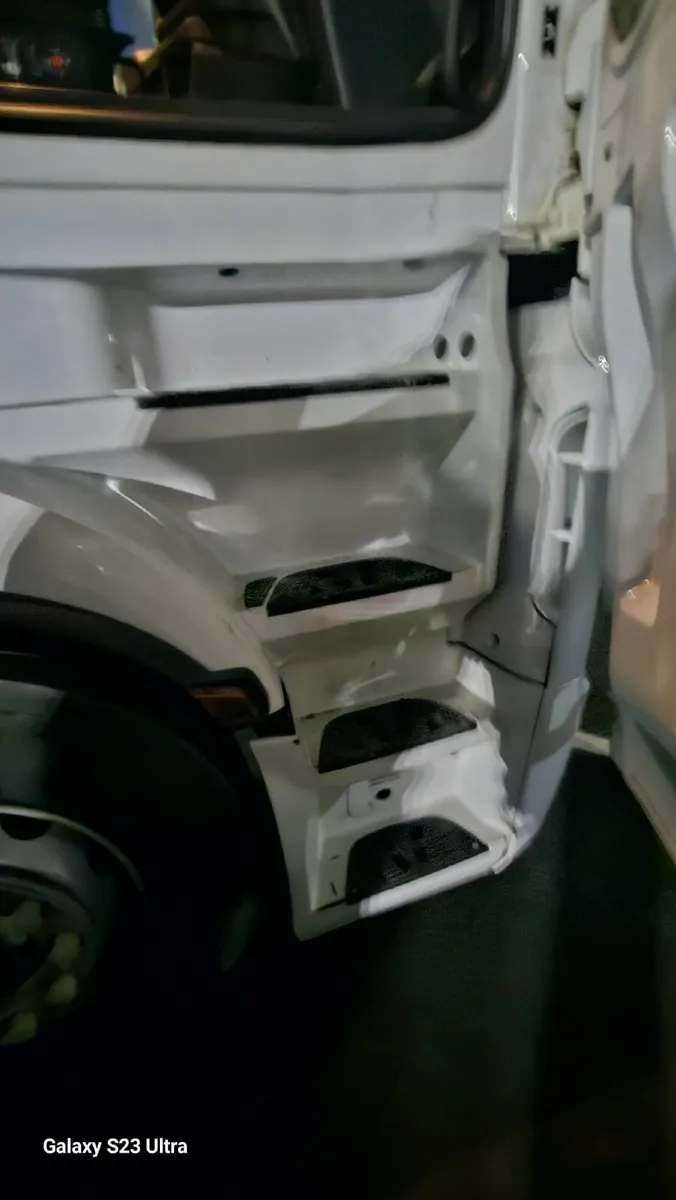 Mercedes-Benz Actros 2017 - Image 3