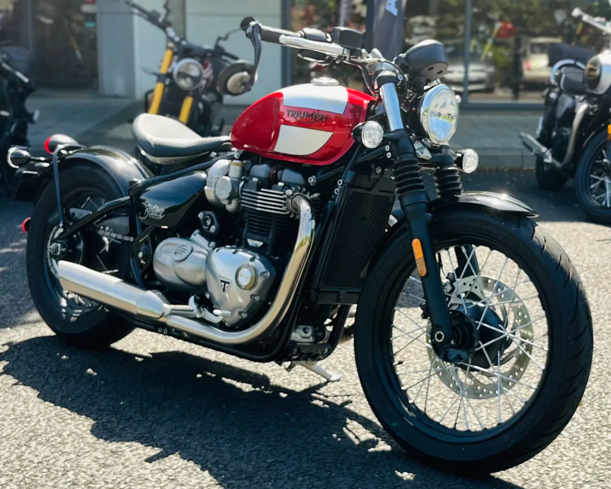 TRIUMPH BONNEVILLE BOBBER - Image 2