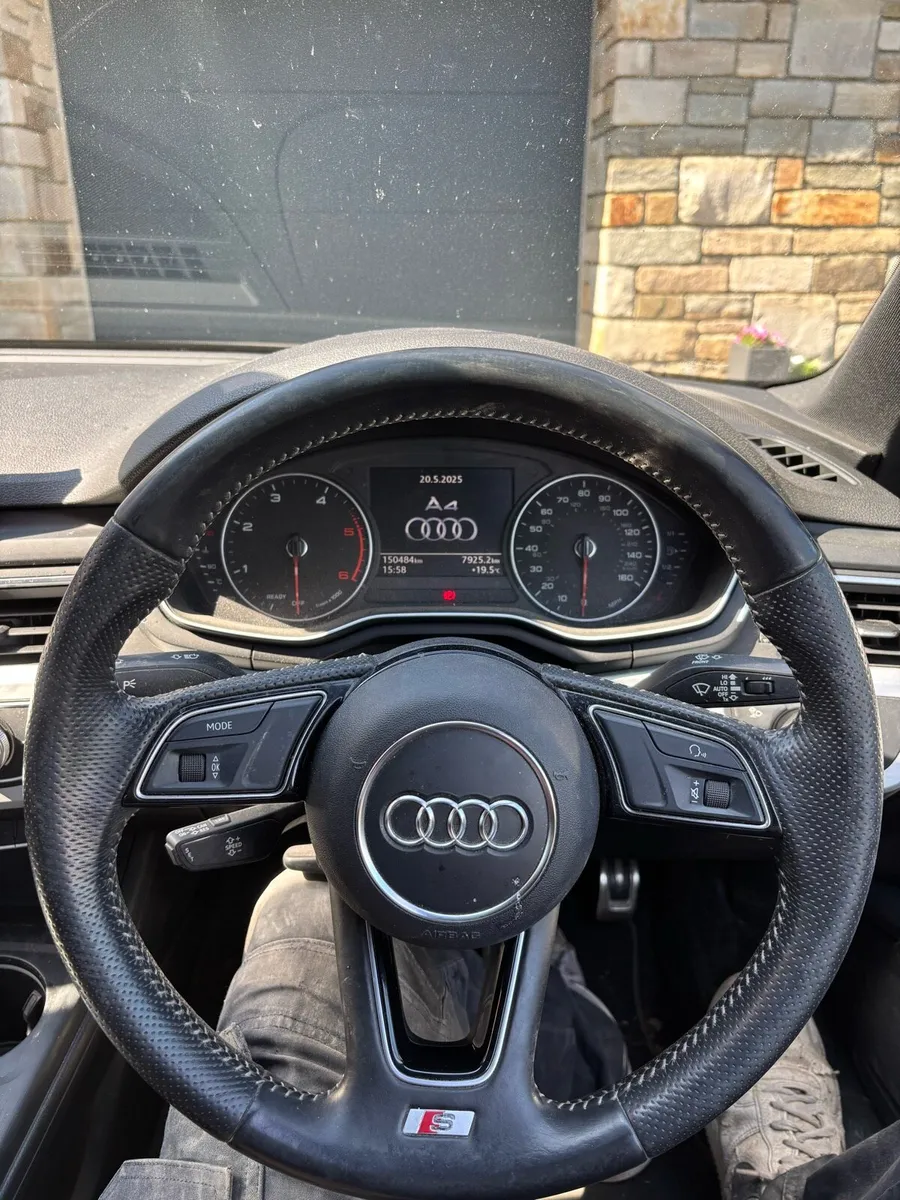 Audi A4 2016 S-Line Black edition - Image 3
