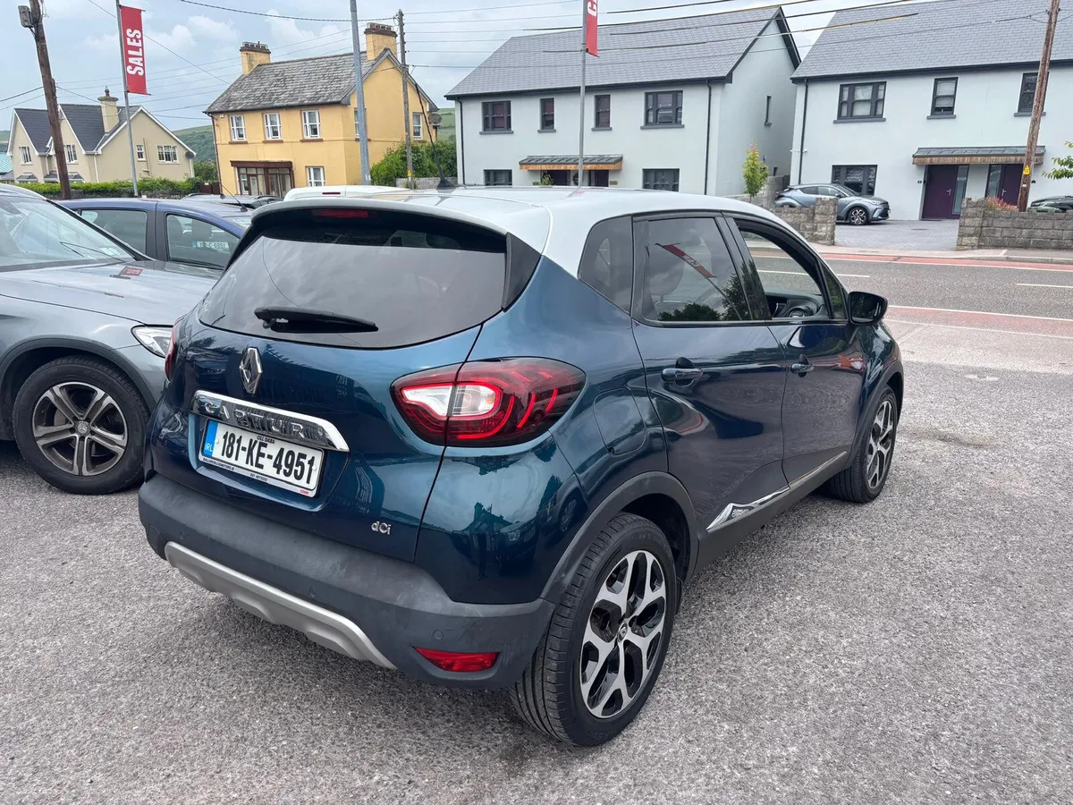 Renault Captur 2018  SIGNATURE  NAV  LOW  MILEAGE - Image 2