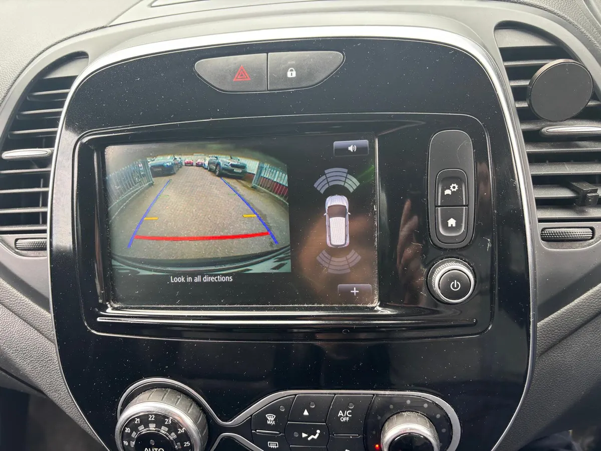 Renault Captur 2018  SIGNATURE  NAV  LOW  MILEAGE - Image 3
