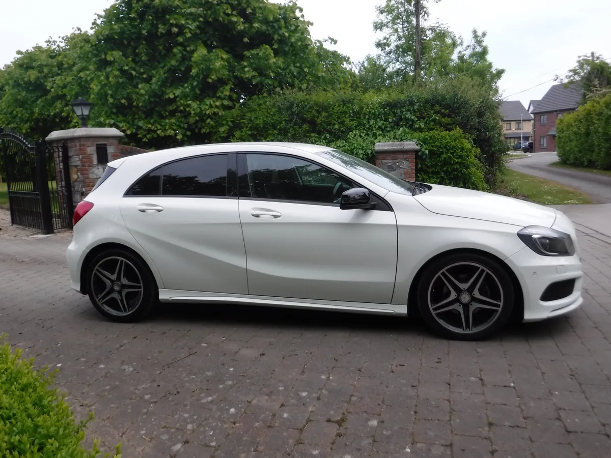 MERCEDES A180 1.6 AUTO PETROL AMG NIGHT EDITION - Image 2