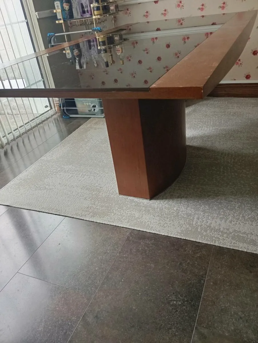 Free table and chairs - Image 2
