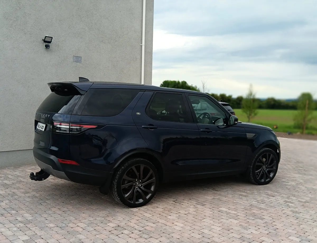 2019 Land Rover Discovery - Image 2