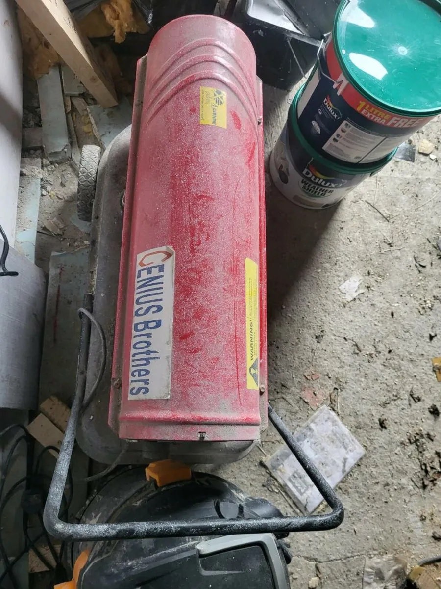 Space heater - Image 1
