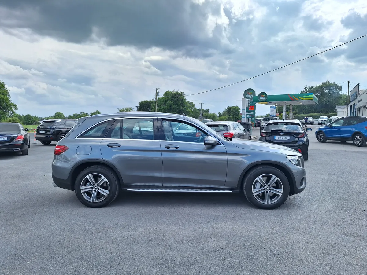 Mercedes-Benz GLC 220D 4Matic *Sunroof - Image 2