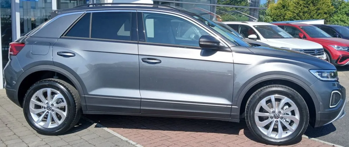 Volkswagen T-Roc Edition 75 1.0 TSI 116 Bhp  rear - Image 2