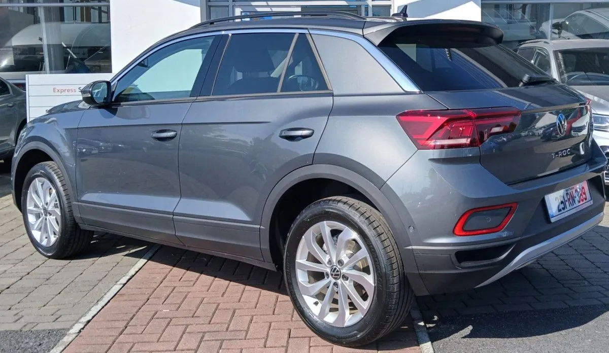 Volkswagen T-Roc Edition 75 1.0 TSI 116 Bhp  rear - Image 4