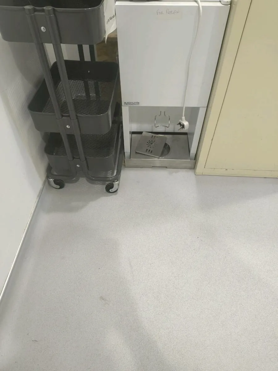 Milk fridge - Image 1