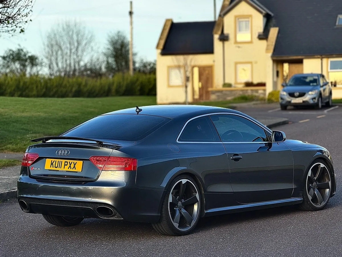 AUDI RS5 2011 - Image 4