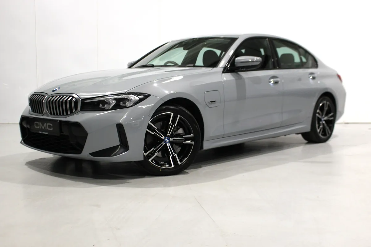2022 BMW 3-Series 330E M SPORT LCI Facelift - Image 3