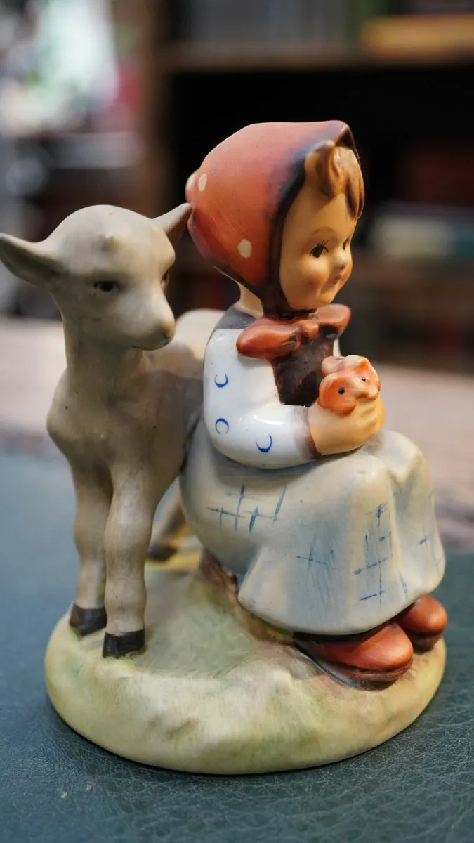 Goebel Hummel Figurine - Good Friends - Image 3
