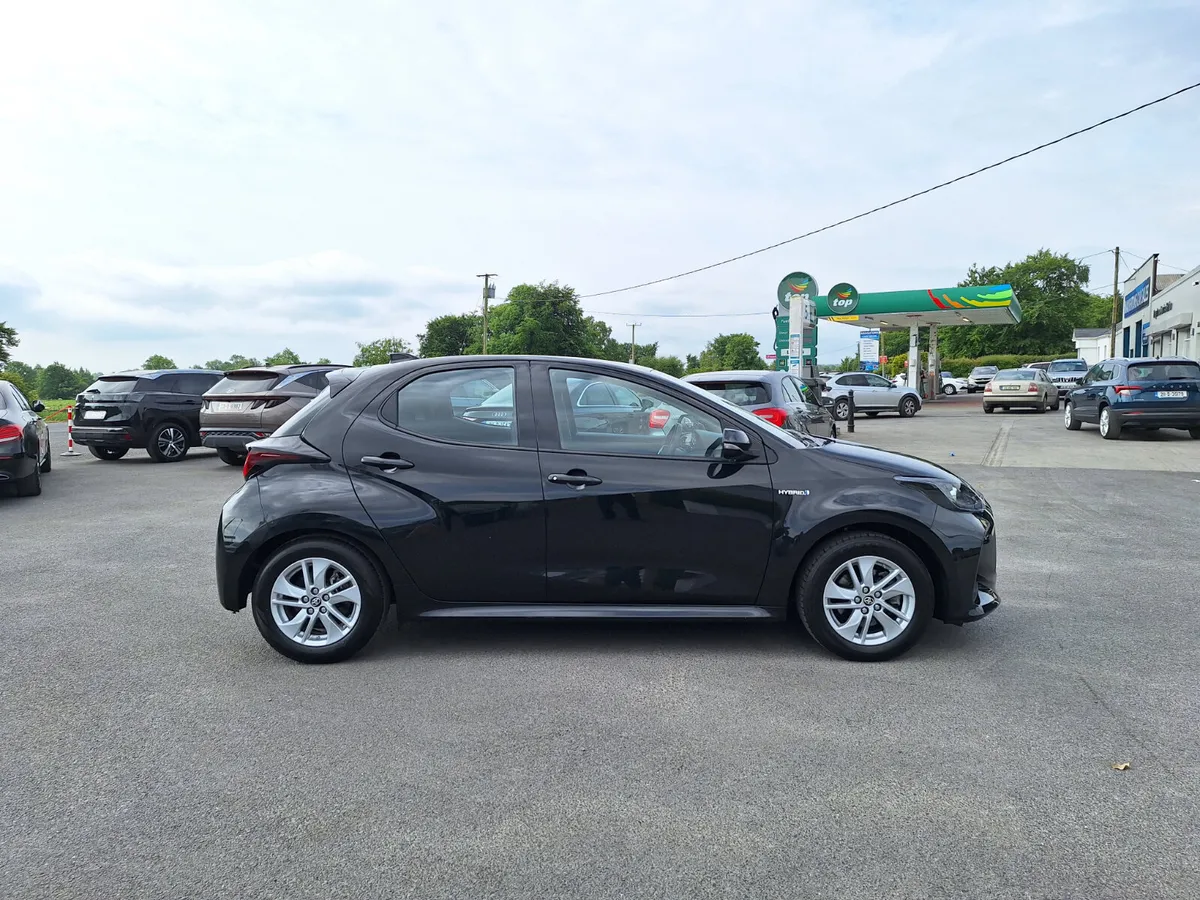 Toyota Yaris 1.5 Hybrid Automatic *High Spec - Image 2