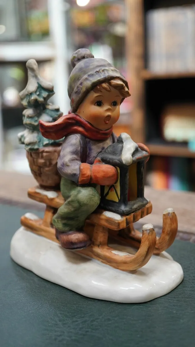 Goebel Hummel Figurine - Ride into Christmas - Image 2