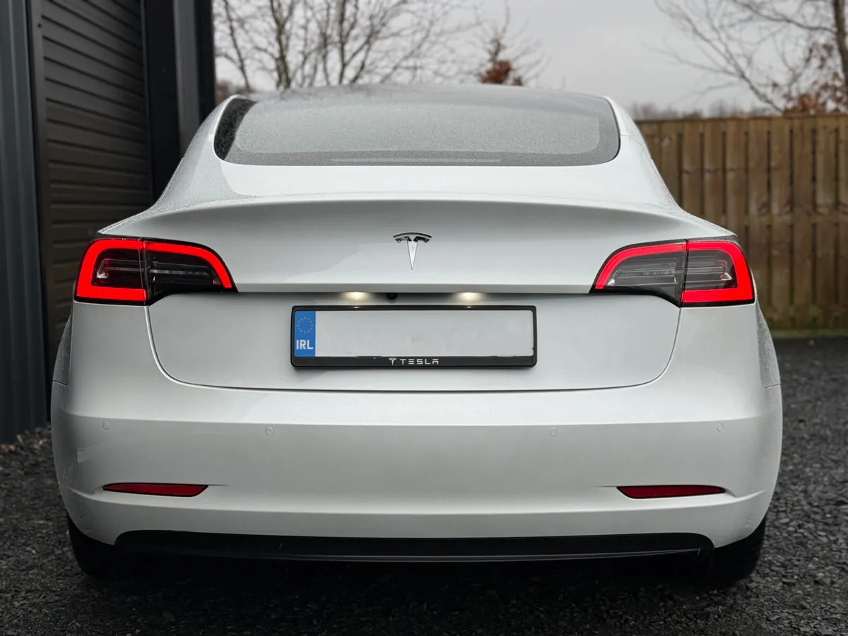 211 Tesla Model 3 Standard Range Plus - Image 2