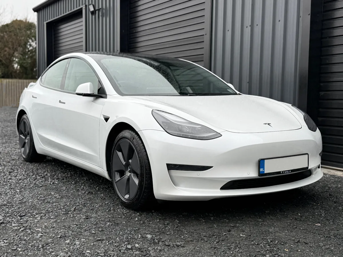 211 Tesla Model 3 Standard Range Plus - Image 1
