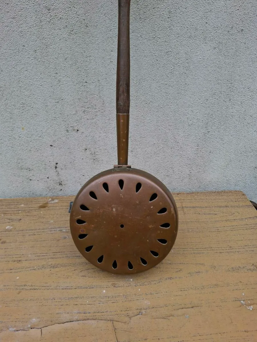 Old copper bed pan - Image 2