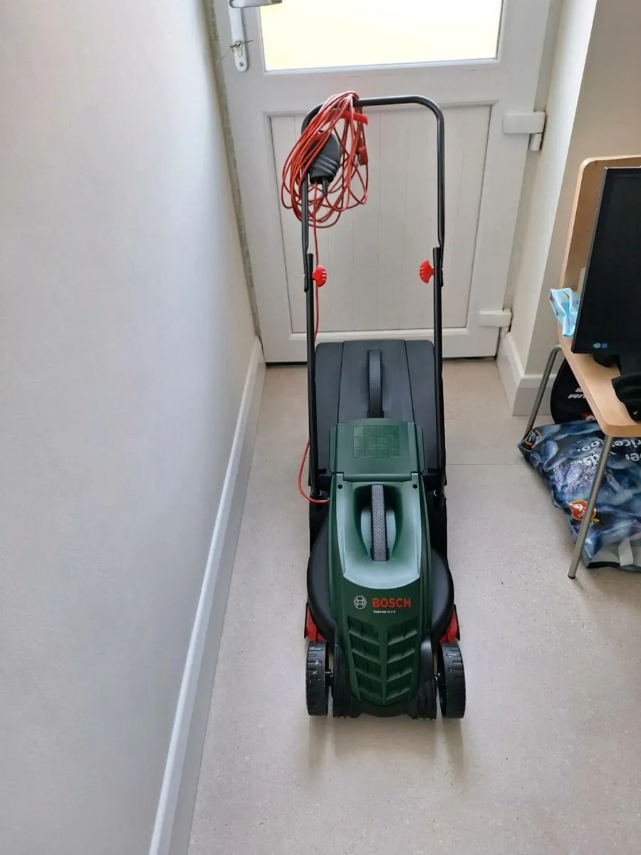 NEW Bosch EasyRotak 32-215 Corded Rotary Lawnmower - Image 1