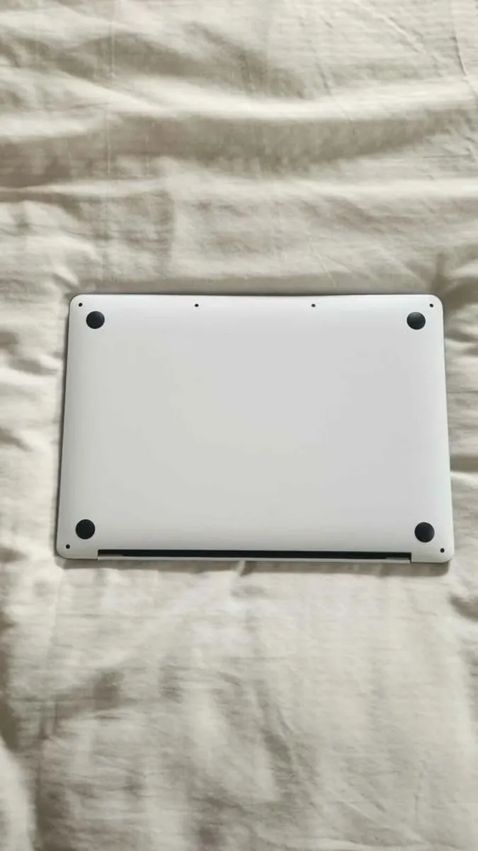 Apple MacBook Pro 13' (2020) i5 512GB SSD 8GB RAM - Image 3