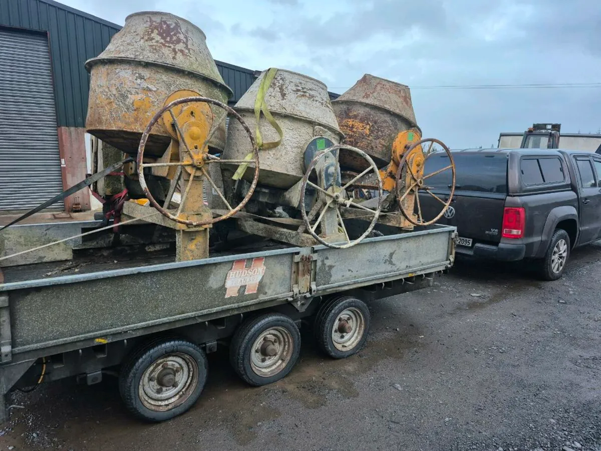 Professional builders cement mixers - Image 1