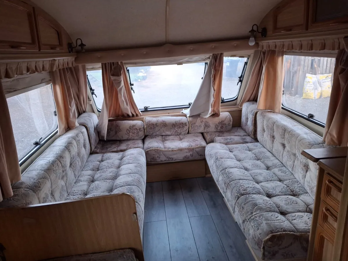 Caravan elddis 4/5 berth with motor aid - Image 4